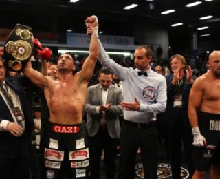 Fırat Arslan, WBA dünya şampiyonu olarak ringlere veda etti