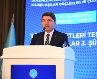 DÜNYANIN GÖZÜ ÖNÜNDE SOYKIRIM YAPAN İSRAİL’İ LANETLİYORUM