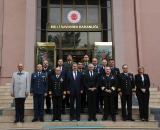 Yunanistan ile Bahar Havası Esiyor