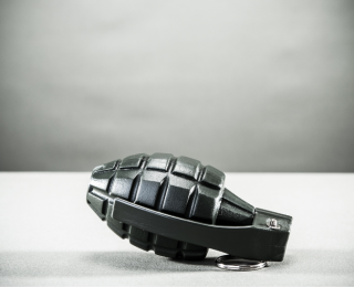 Ukrayna milletvekilinden el bombalı saldırı