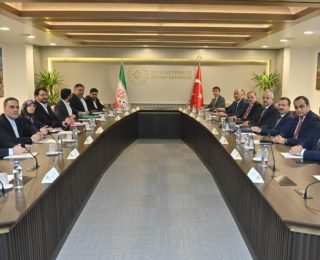 Bakan Uraloğlu, İran mevkidaşı Bazrpash ile görüştü