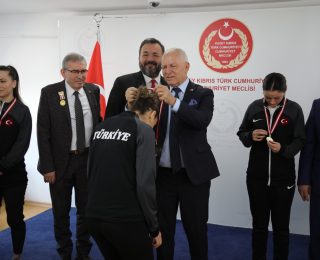 KKTC Meclis Başkanı Töre, Türkiye Karate Federasyonu heyetini kabul etti