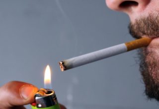 İngiltere’den sigaraya görülmemiş darbe; 2009’dan sonra doğanlar sigara alamayacaklar