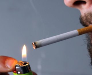 İngiltere’den sigaraya görülmemiş darbe; 2009’dan sonra doğanlar sigara alamayacaklar