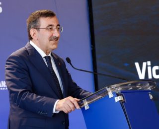 Cumhurbaşkanı Yardımcısı Cevdet Yılmaz: Hakikat zalimlerin korkulu rüyasıdır