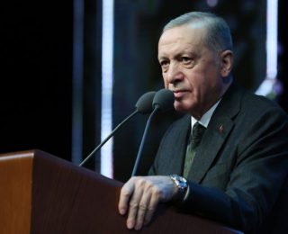 Birileri dönse de biz yolumuzdan dönmeyeceğiz