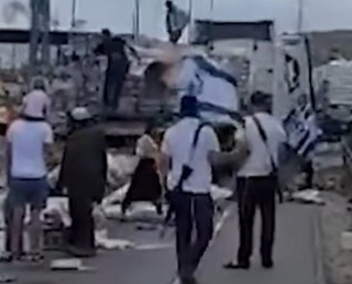 Filistin’e gelen yardımlar yola döküldü