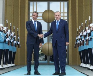 Erdoğan, Miçotakis’i Cumhurbaşkanlığı Külliyesi’nde kabul etti