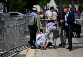 Slovakya Başbakanı saldırıya uğradı