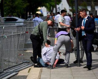 Slovakya Başbakanı saldırıya uğradı