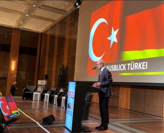 Maliye Bakanı Mehmet Şimşek Düselldorf’da