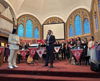 İngiltere’de tarihi konserlerin sonuncusu Manchester ‘da gerçekleşti