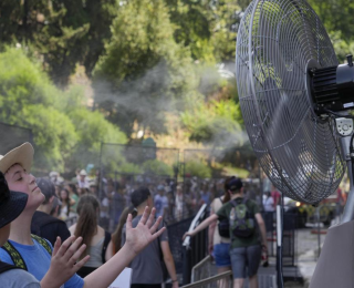 İtalya’nın kuzeyi fırtına, güneyi ise aşırı sıcaklarla mücadele ediyor