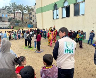 İHH Gazze’ye Yönelik Yardımlarını Sürdürüyor