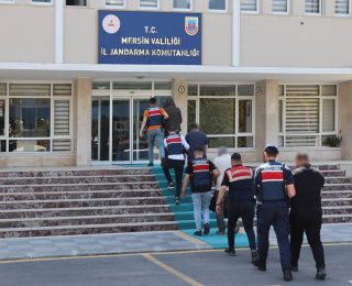 JANDARMADAN ULUSLARARASI UYUŞTURUCU TİCARETİ YAPAN SUÇ ÖRGÜTÜNE OPERASYON
